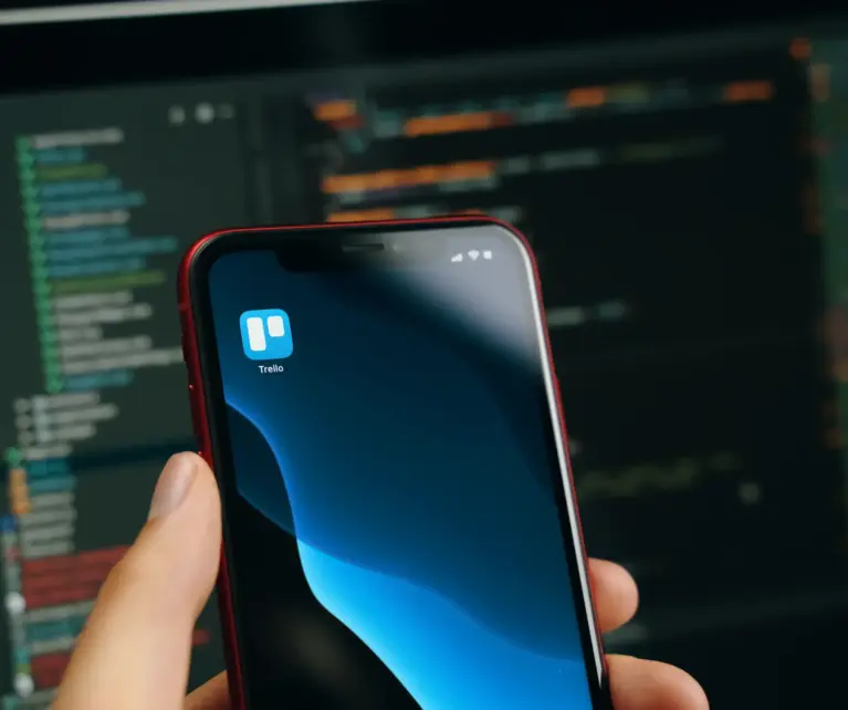 Whether you're launching on iOS or Android, I create app interfaces that are engaging, scalable, and aligned with real user needs.